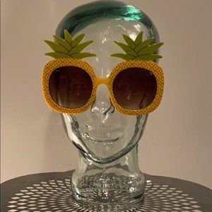 😎 Sam Edelman Oversized Pineapple Sunglasses🍍☀️